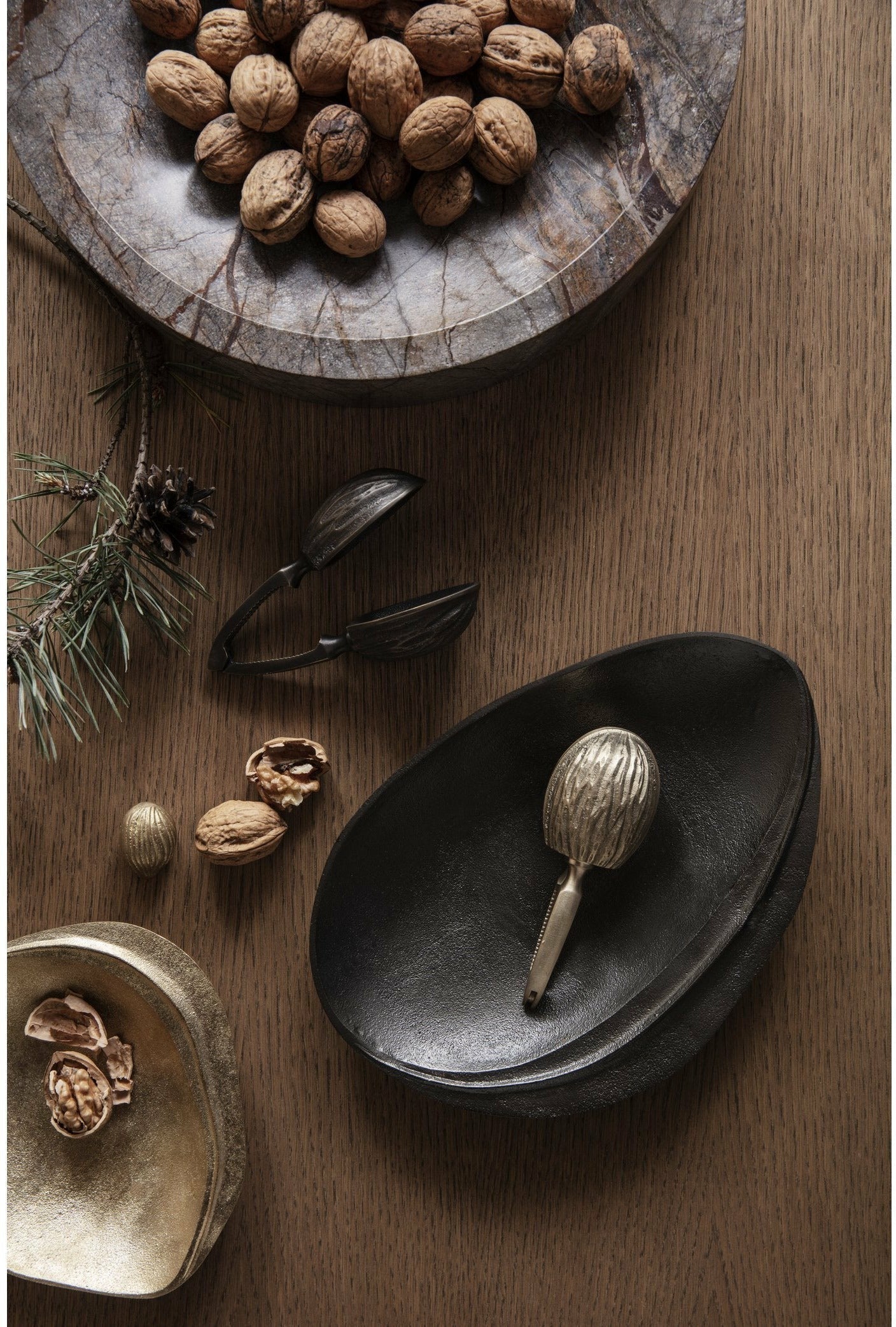 Ferm Living Forest Schüssel aus schwarzem Messing, 24 cm