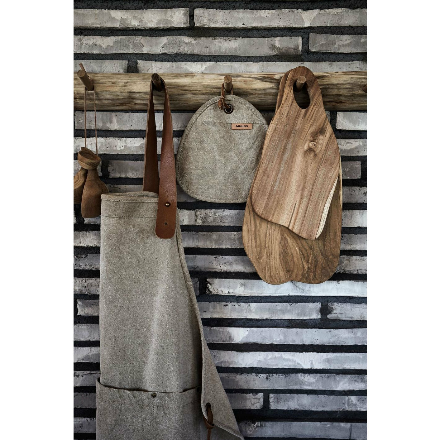 [product_category]-Muubs Louie Cutting Board Teak, 33cm-Muubs-5711973029961-9060000006-MUU-2